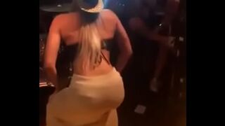 blonde paratimbum